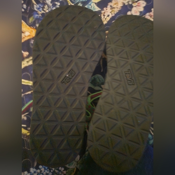 Teva - Picture 2 of 3